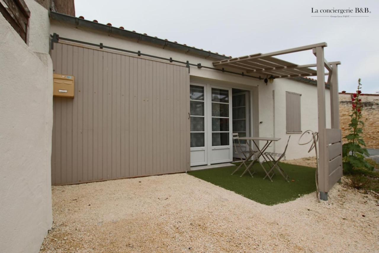 サン・ピエール・ドレロン House On The Island Of Oleron Near The Cotiniereヴィラ エクステリア 写真