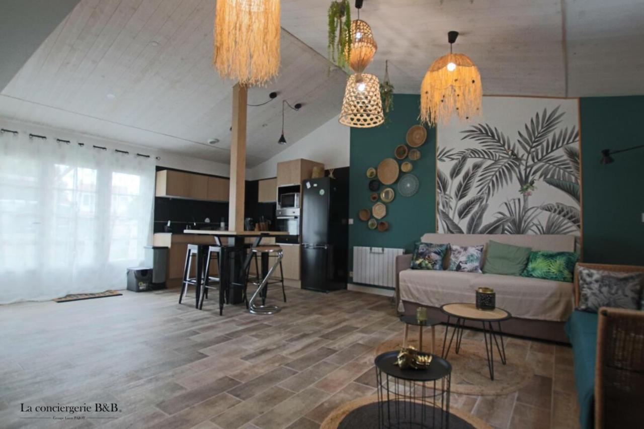 サン・ピエール・ドレロン House On The Island Of Oleron Near The Cotiniereヴィラ エクステリア 写真